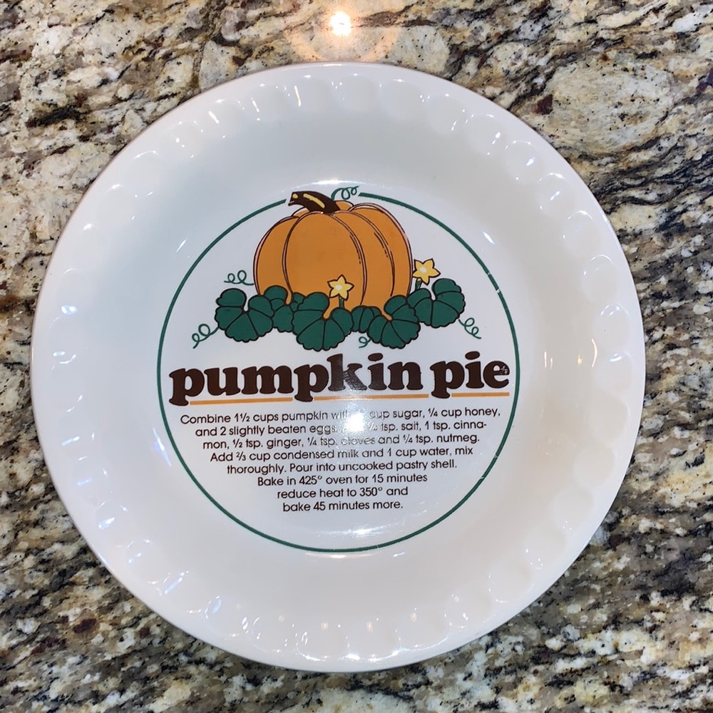Pumpkin pie dish